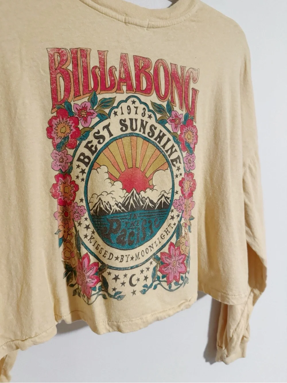 Billabong -  Best Sunshine Long Sleeve Crop Top